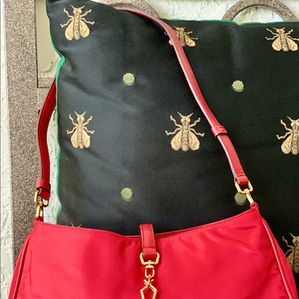 Adorable 🥰LITTLE PRADA TOMATO 🍅 RED BAG - Picture 2 of 12